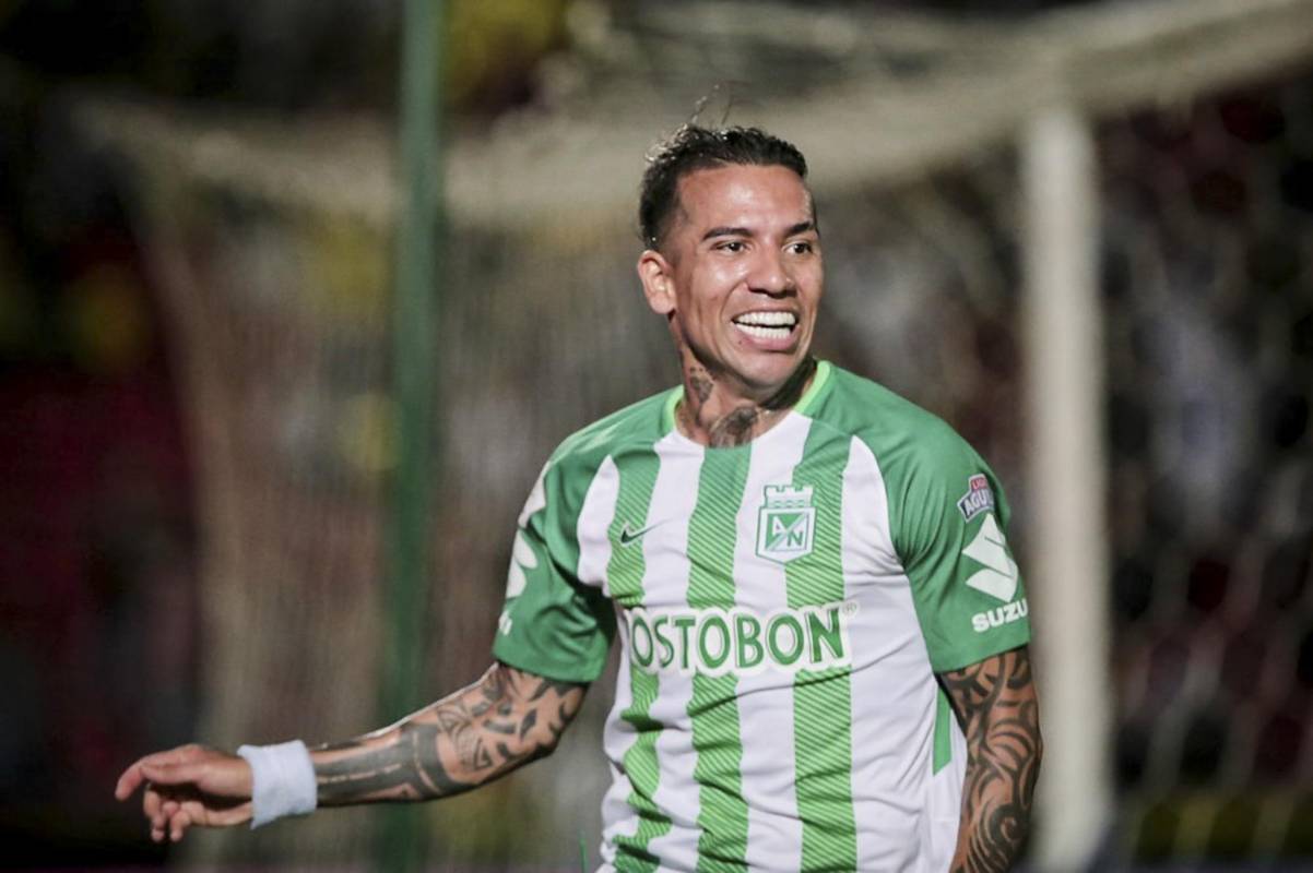 Una genialidad del atacante Dayro Moreno le dio la ventaja al verde este miércoles 1-0 ante el Tolima en la ciudad de Ibagué. Foto: Luisa González, Colprensa