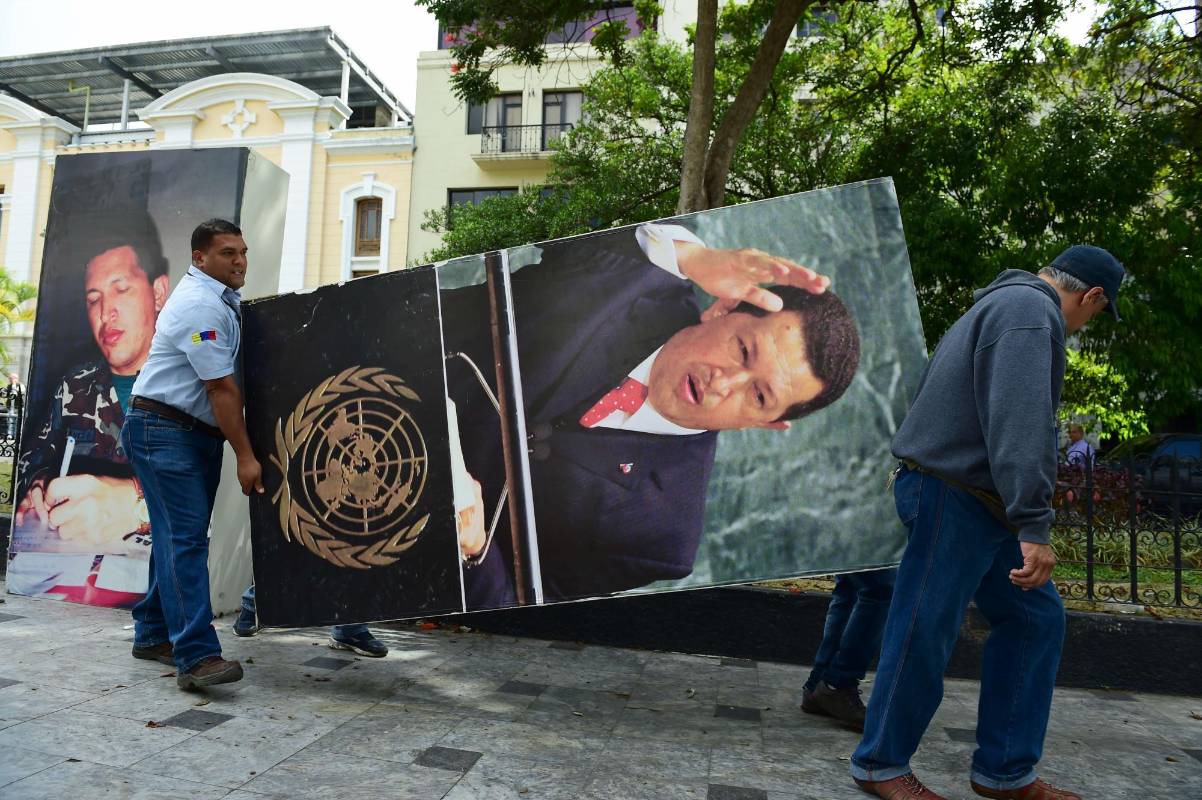 Esta fue una acción que sus adversarios consideraron apropiada y que sus simpatizantes juzgaron como una ofensa a su memoria. FOTO AFP.