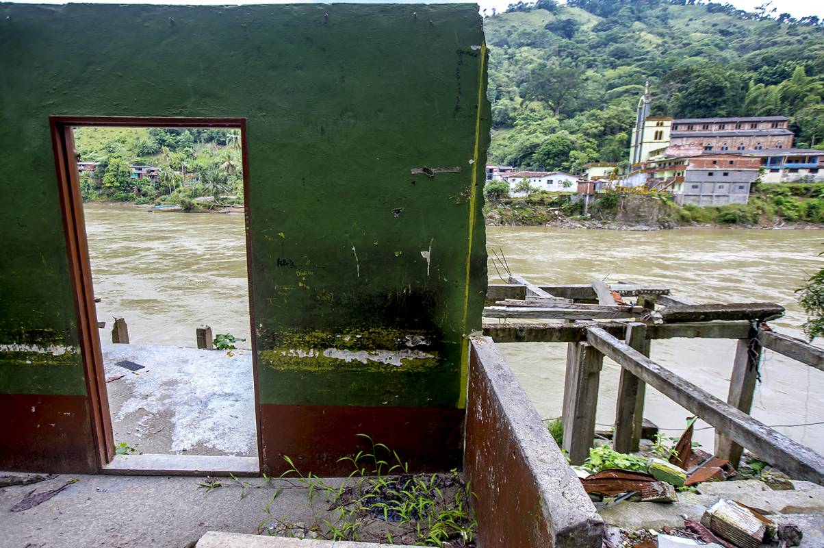 Las casas del barrio La Arrocera de Puerto Valdivia fueron las más afectada por la avalancha que produjo el destaponamiento de uno de los túneles de Hidroituango. FOTO JUAN ANTONIO SÁNCHEZ OCAMPO