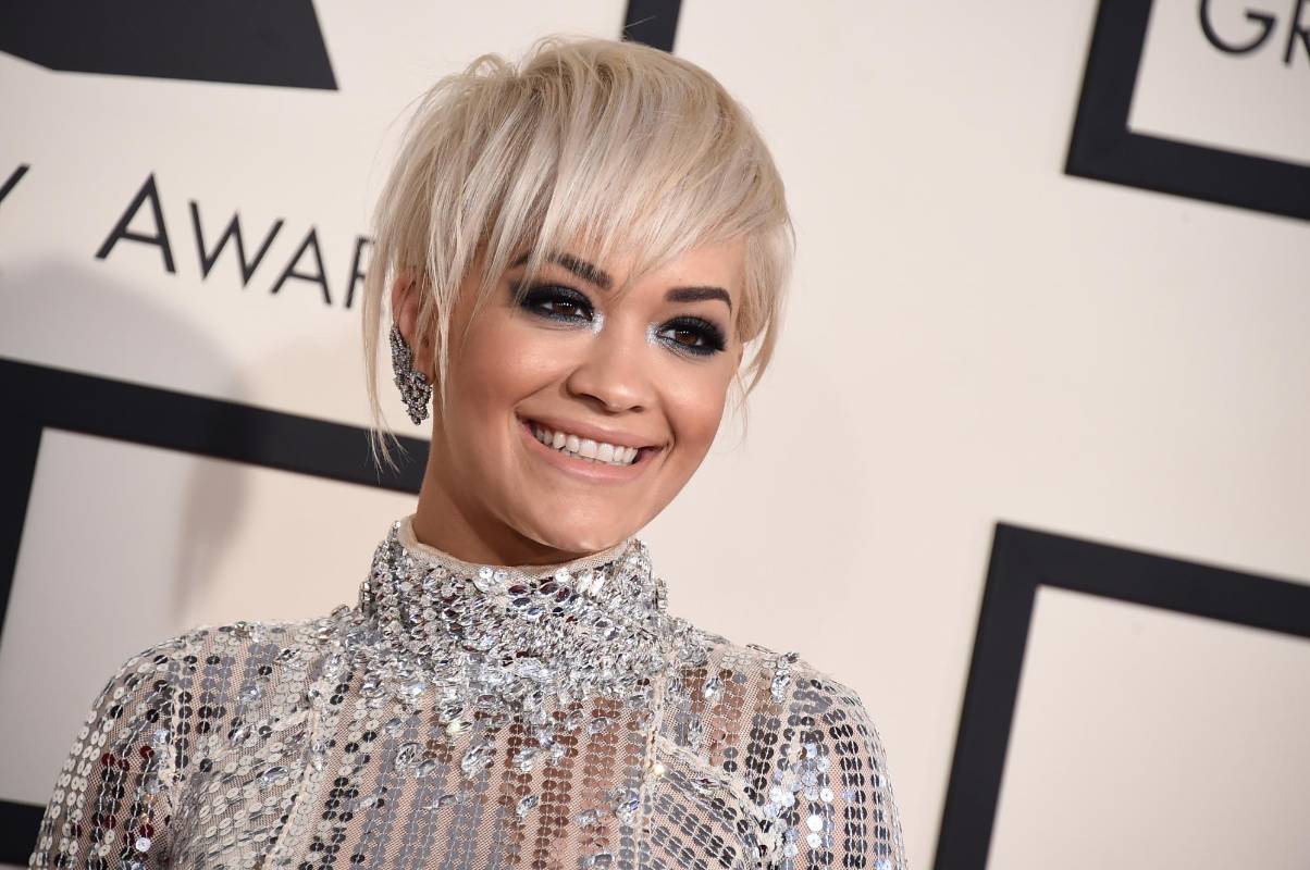 La cantante Rita Ora también en los Grammy. FOTO AP