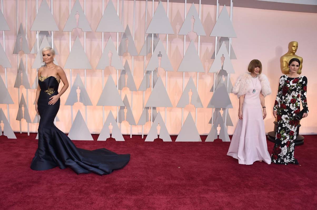 Rita Ora, Anna Wintour y Bee Shaffer. FOTO AP