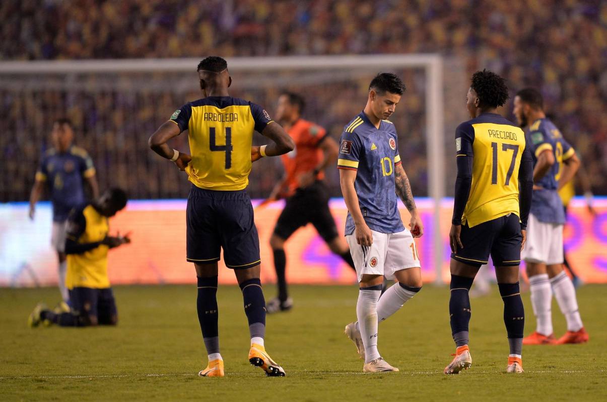 En los últimos 25 años en duelos entre Colombia y Ecuador no había antecedentes de una goleada como la que le propinó la selección dirigida por Gustavo Alfaro a la tricolor 6-1. De esa forma tambalea la era Queiroz. Foto: AFP.