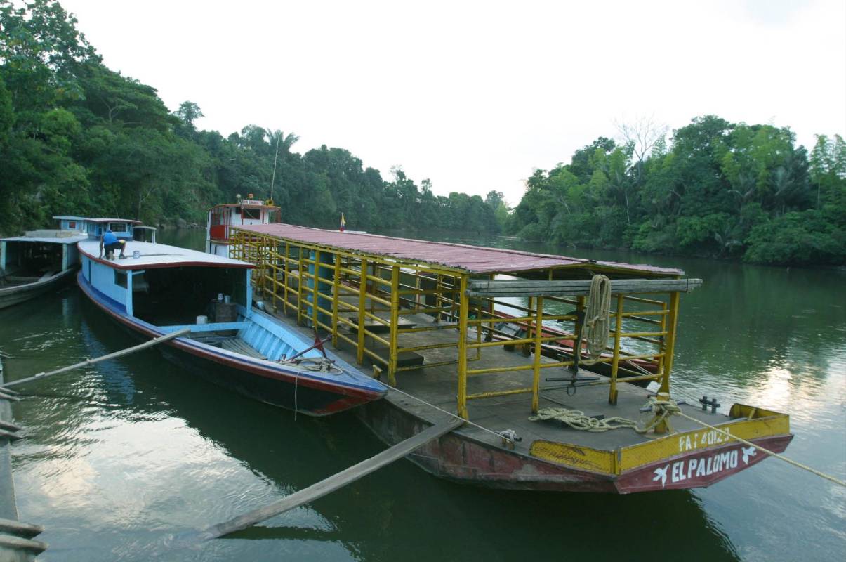Caquetá: Cada mes cerca de 300 personas recorren el Río Orteguaza a bordo de Marco Polo, un ferri que los espera en Puerto Arango, en el corregimiento Venecia, a 17 kilómetros del casco urbano de Florencia. FOTO COLPRENSA