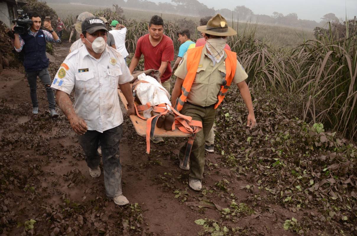 De León exhortó a la población atender las recomendaciones y no permanecer en áreas de riesgo. FOTO EFE