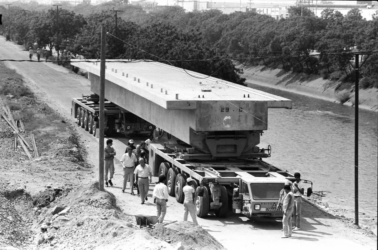 La orden de inicio del contrato 49, como se le llamó a la construcción del Metro, solo pudo hacerse nueve meses después de la adjudicación porque el Consorcio Hispano Alemán pidió reajustar el precio. FOTO: CIP - EL COLOMBIANO