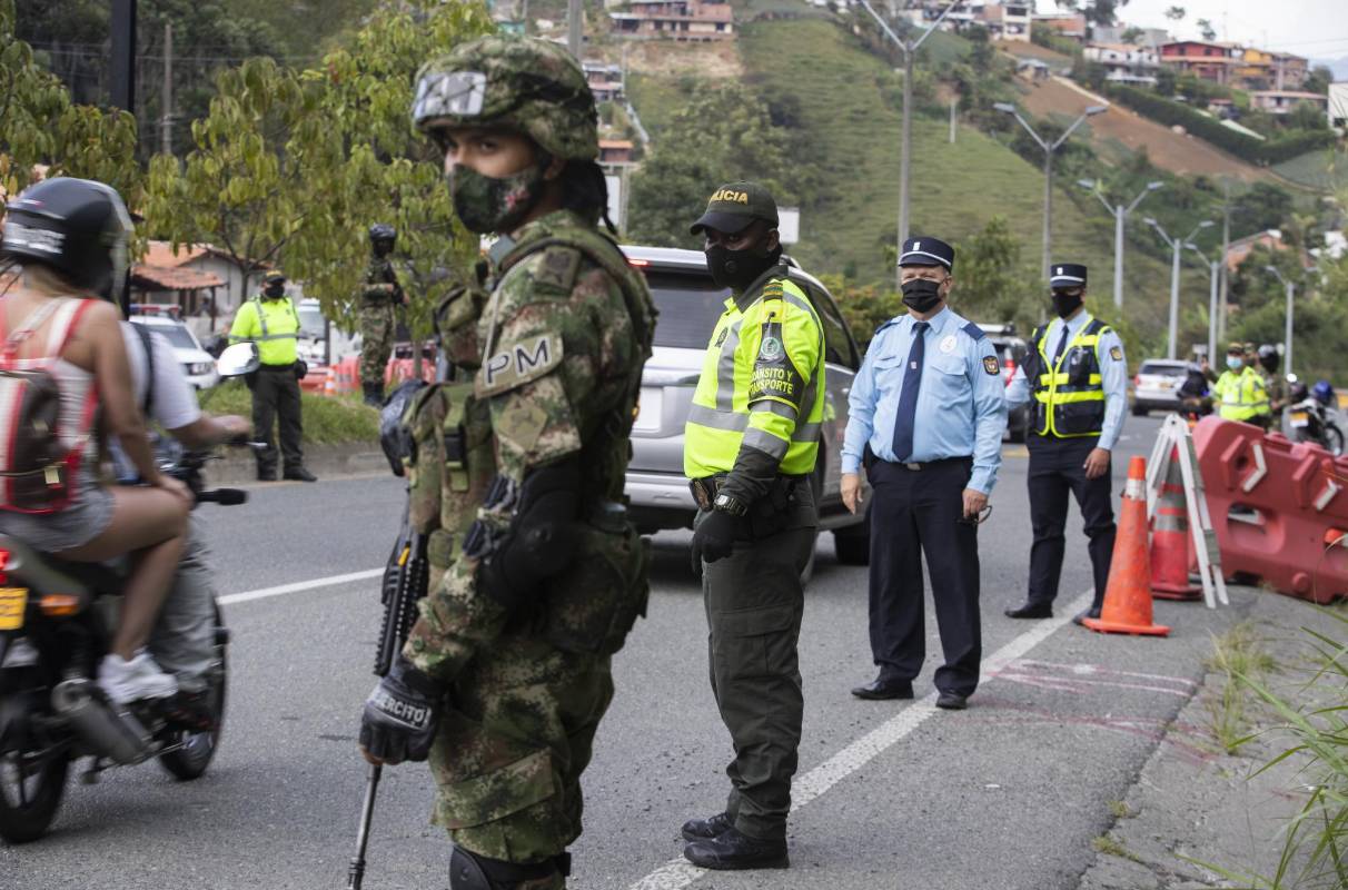 El departamento de Antioquía vivió una jornada plan retorno tranquila según las entidades de transporte, las calles y carreteras estuvieron acompañadas por el Ejército, Policía y Secretaría de Movilidad. Foto Manuel Saldarriaga