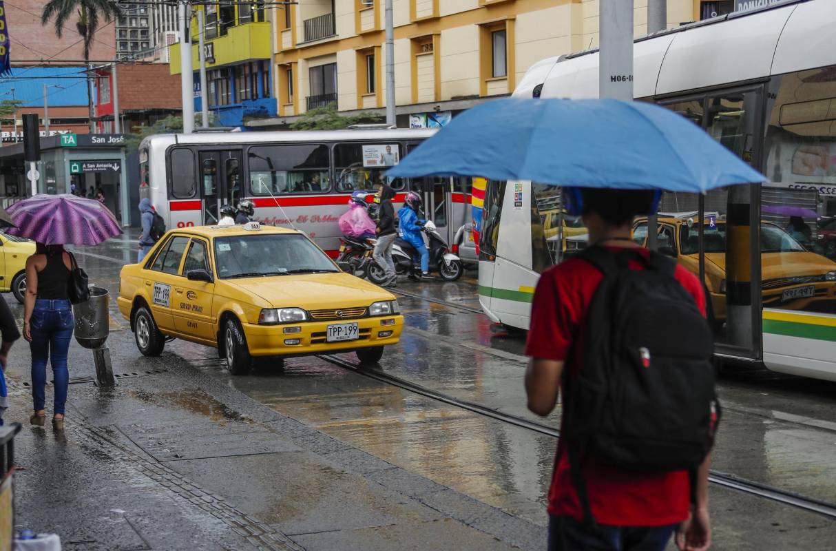 Los taxistas no respetan este corredor calle 49 Ayacucho con carrera 45 El Palo. Foto: Róbinson Sáenz
