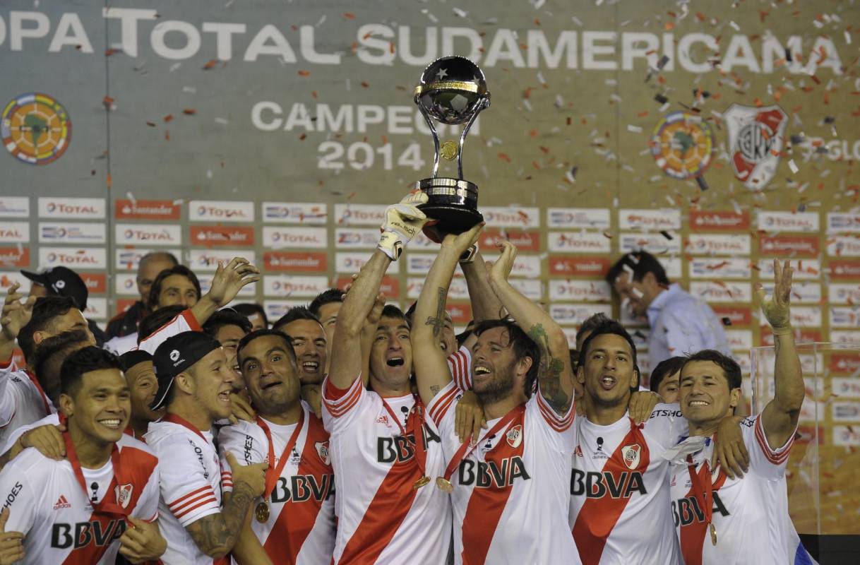 Con el 2-0 River Plate se coronó por primera vez en su historia campeón de la Copa Sudamericana. FOTO AFP