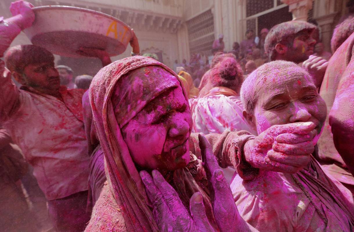 Es el caso de Rajjo Rani, que lleva una década viviendo en esta pequeña localidad del estado de Uttar Pradesh, adonde decidió irse cuando las desavenencias con su nuera hicieron la situación insostenible en la casa de su hijo. FOTO EFE