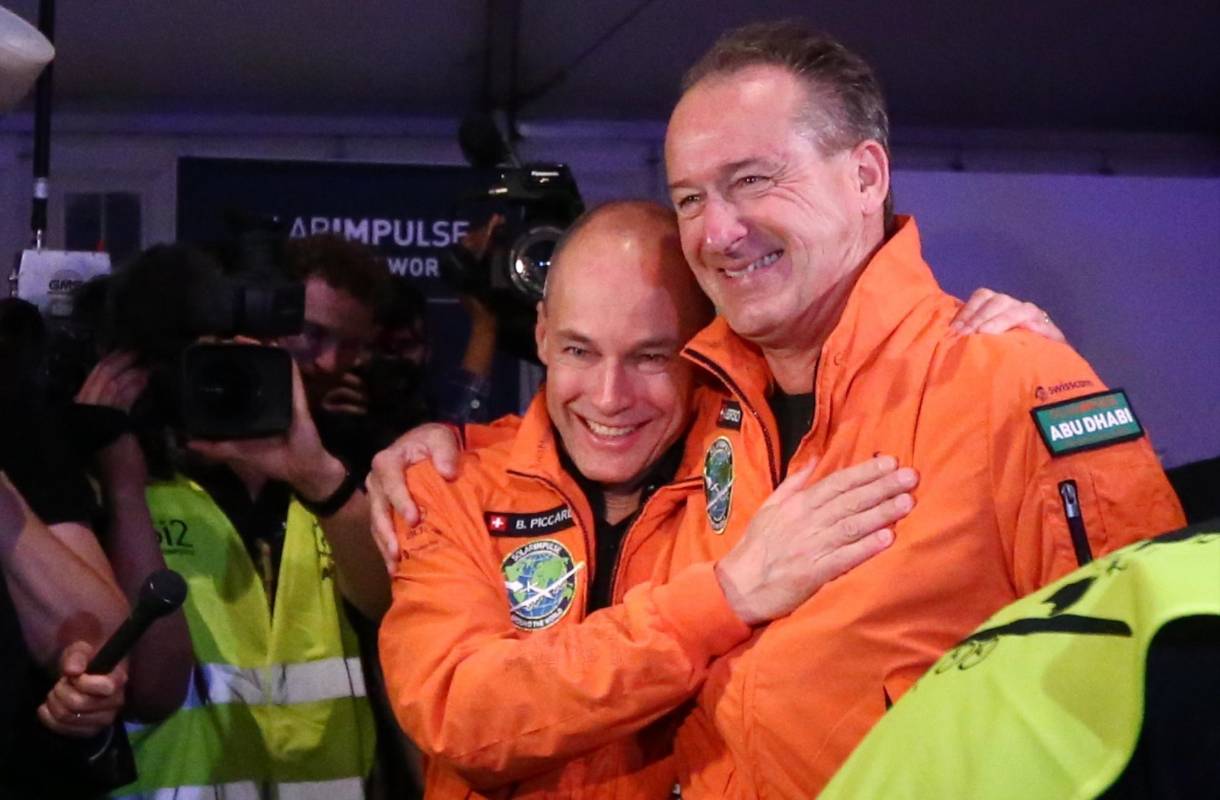 Borschberg hará cambio de pilotos con Piccard durante escalas. FOTO AFP