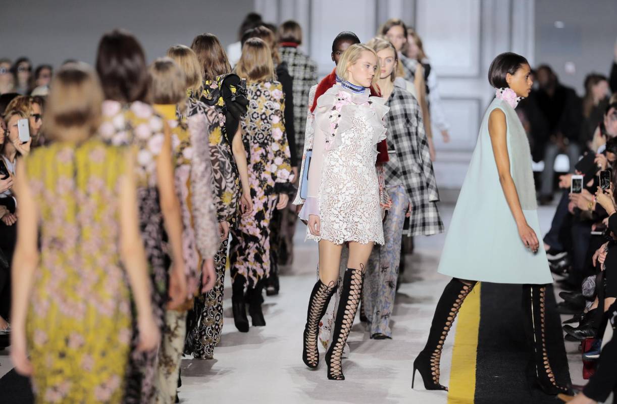 Creaciones para la colección 2015-2016 de Giambattista Valli. FOTO AP