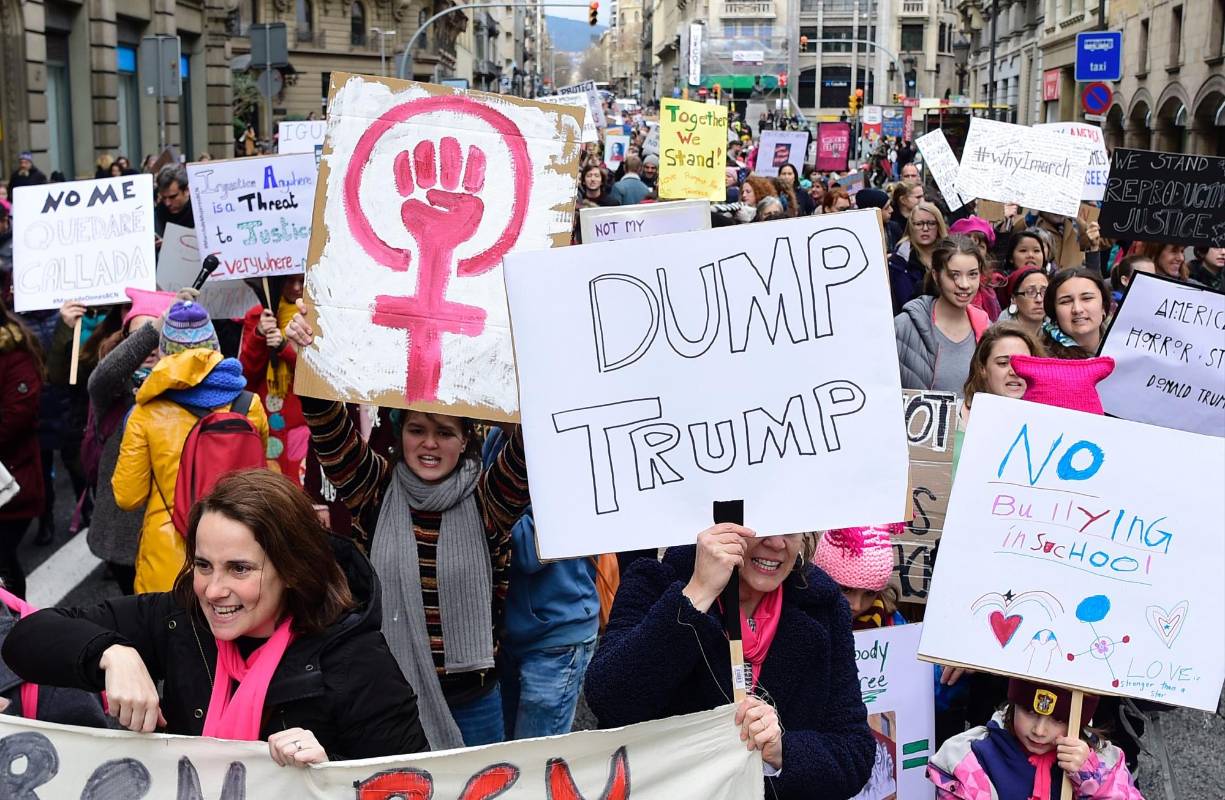 Queremos enviar “un claro mensaje al mundo y a nuestro nuevo gobierno en su primer día en el cargo de que los derechos de las mujeres son derechos humanos”, dijeron los organizadores. FOTO AFP