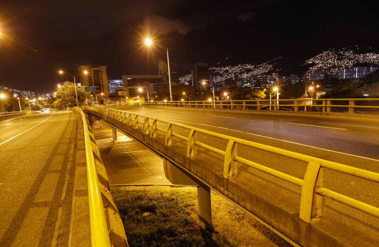 Con la extensión del aislamiento y la reapertura de otros sectores, el llamado es a extremar el auto cuidado para evitar el contagio. Foto: Manuel Saldarriaga Quintero.