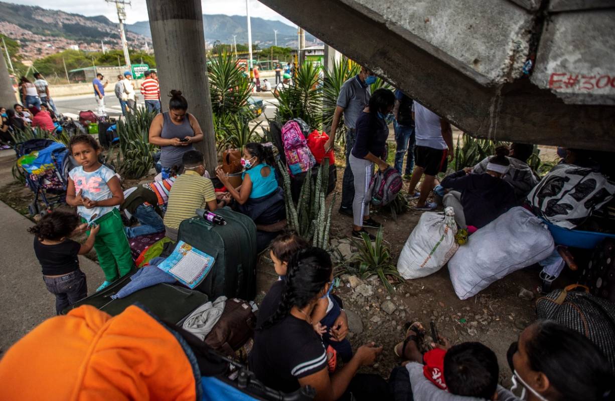 Están a las afueras de la terminal del Norte esperando respuestas FOTO: CAMILO SUÁREZ