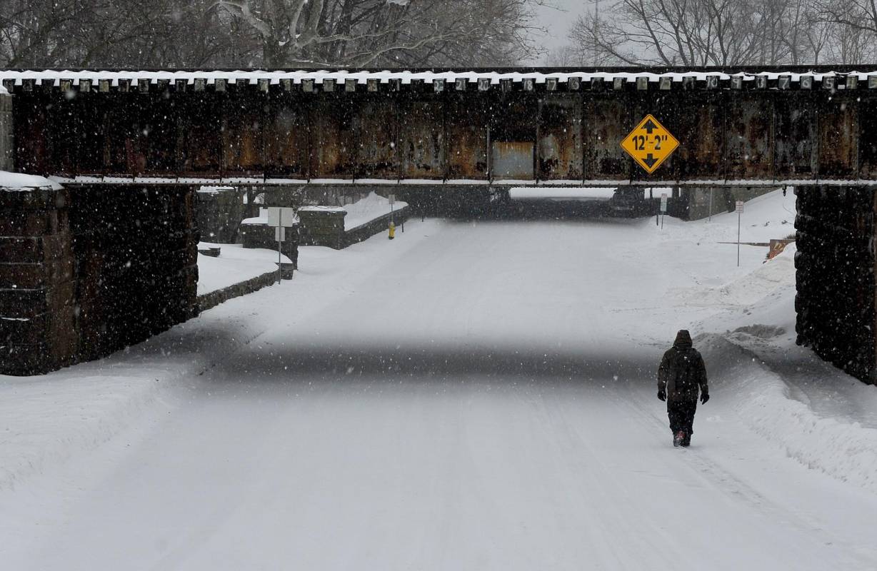 El termómetro marca -1ºC en Nueva York y las escuelas, los tribunales, la ONU y la mayoría de los museos y comercios están cerrados. (Greenwich, Connecticut) FOTO AFP