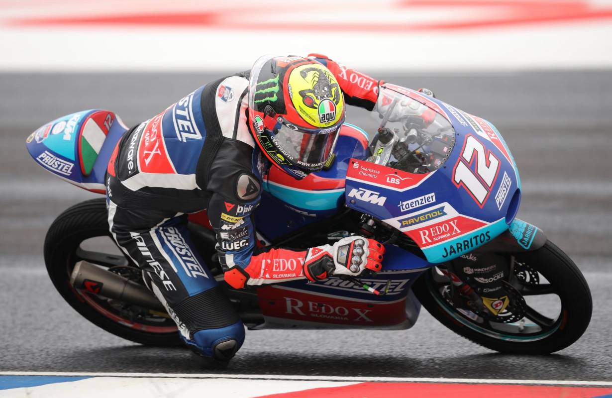 El piloto italiano Marco Bezzecchi, en la carrera de Moto 3 del Gran Premio.