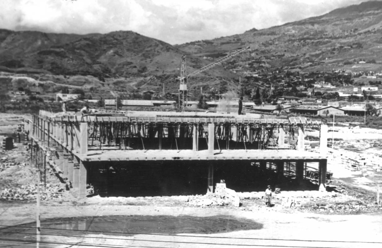 EN 1965 se iniciaron los trabajos de construcción. FOTO: ARCHIVO EL COLOMBIANO