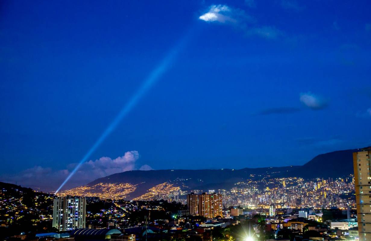 En diferentes puntos del Valle de Aburrá se apreciaran secuencias de iluminación que generarán un ambiente único para sus visitantes. Foto. Juan Antonio Sanchez