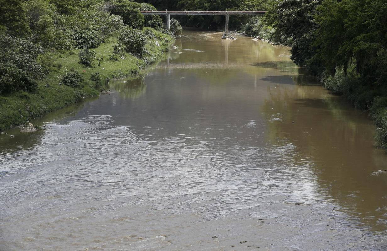 La suspensión de gran parte de la actividad comercial e industriales alivió la carga contaminante. Sin embargo según el Amva los hogares contaminan más. Estas son algunas imágenes entre el municipio de Caldas hasta el municipio de Barbosa. Foto: Manuel Saldarriaga Quintero.
