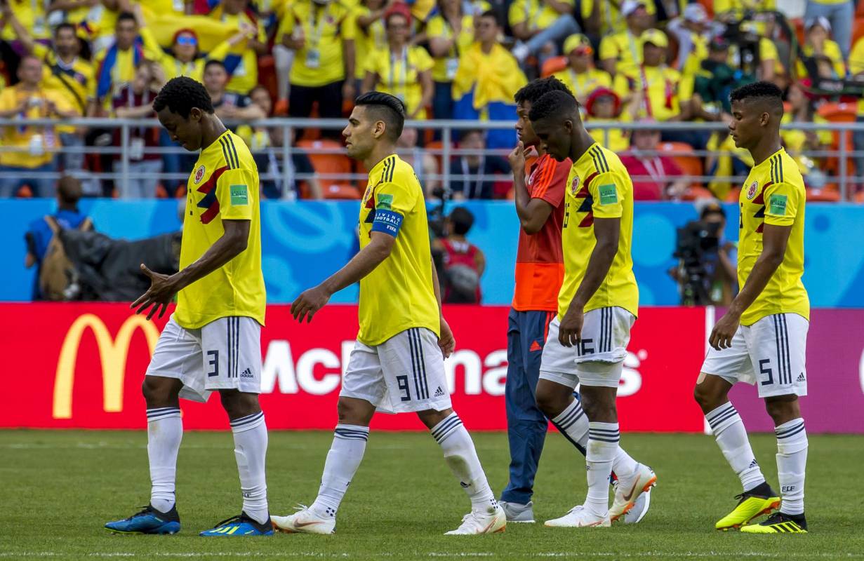 Tras la expulsión de Carlos Sánchez y el penalti a favor de Japón, la selección Colombia buscó el empate que llegaría de tiro libre de Juan Fernando Quintero. Al final los nipones marcaron el segundo gol de cabeza y decretaron la derrota. Foto: Juan Antonio Sánchez, enviado especial. 