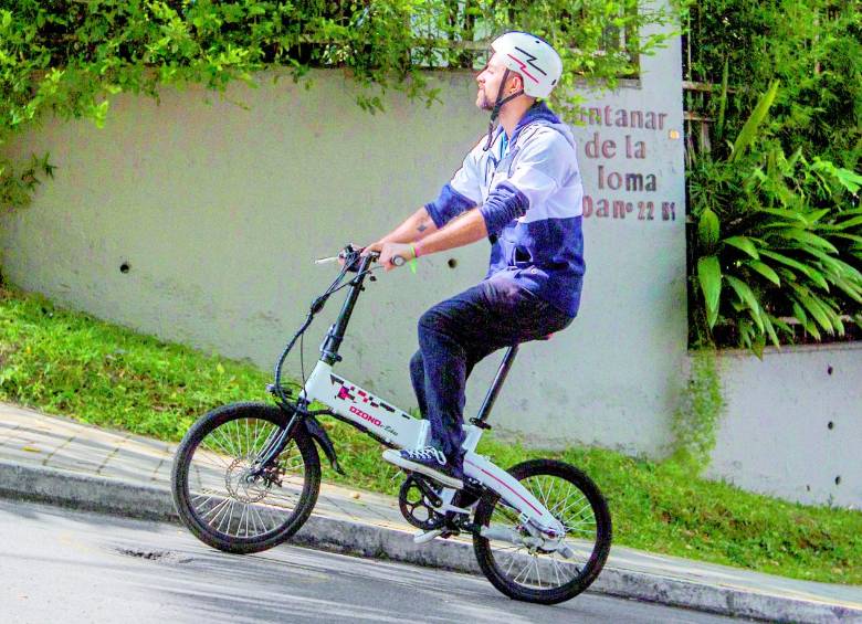 Las bicicletas eléctricas surgen como alternativa para superar las pendientes en el Aburrá. FOTO SANTIAGO MESA