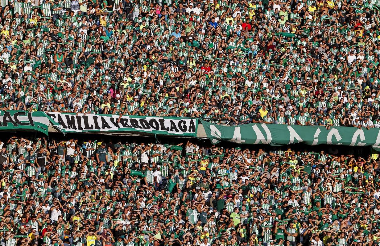 41.746 aficionados colmaron el Atanasio Girardot, para ver este bello espectáculo futbolístico. Foto: Jaime Pérez