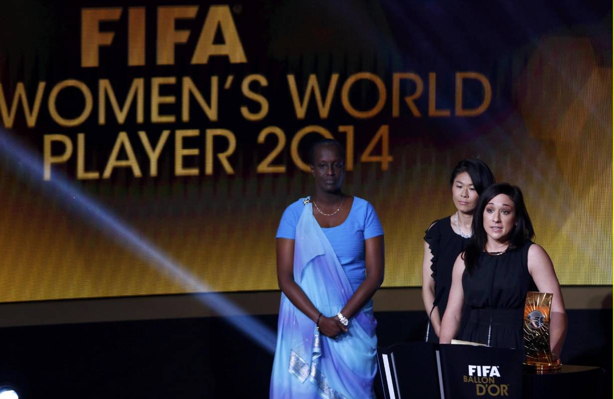Jugadora Mundial de la Fifa: Nadine Kessler (ALE/Wolfsburgo) “Ni en el mejor de los sueños podía pensar en ganar este premio”, dijo Kesler, que releva en el palmarés a su compatriota Nadine Angerer. FOTO REUTERS