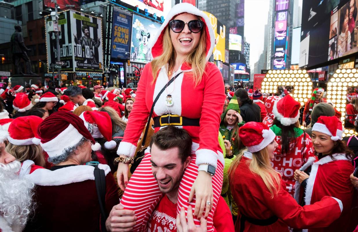 Es una costumbre ir de bar en bar en Times Square cuando se cita a este encuentro. Foto JUSTIN LANE - Efe