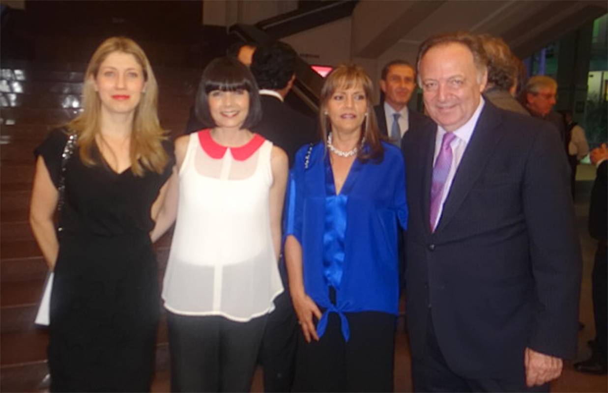 Carolina Zuluaga, directora editorial de la obra; María Mercedes Márquez, Relacionista Pública de Davivienda; Marta Helena Vega y Efraín Forero, presidente de Davivienda.