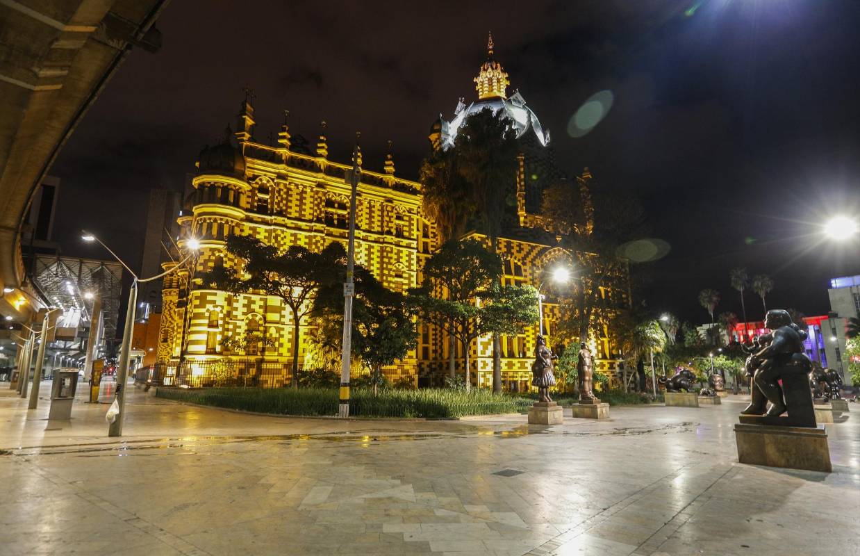 Los 10 Alcaldes del área metropolitana decidieron aplicar ley seca y toque de queda para evitar el contagio del covid-19 en esta época de celebración del día de la madre. Foto: Manuel Saldarriaga Quintero