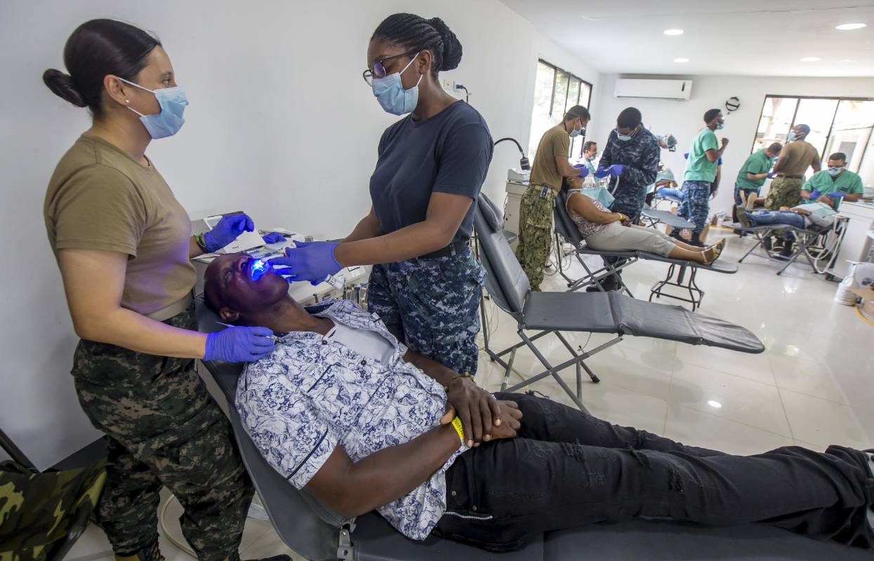 Durante los cinco días que duró la misión humanitaría se atendieron pacientes en odontología, oftalmología, Pediatría, cirugías, ortopedia. Foto Juan Antonio Sánchez Ocampo 
