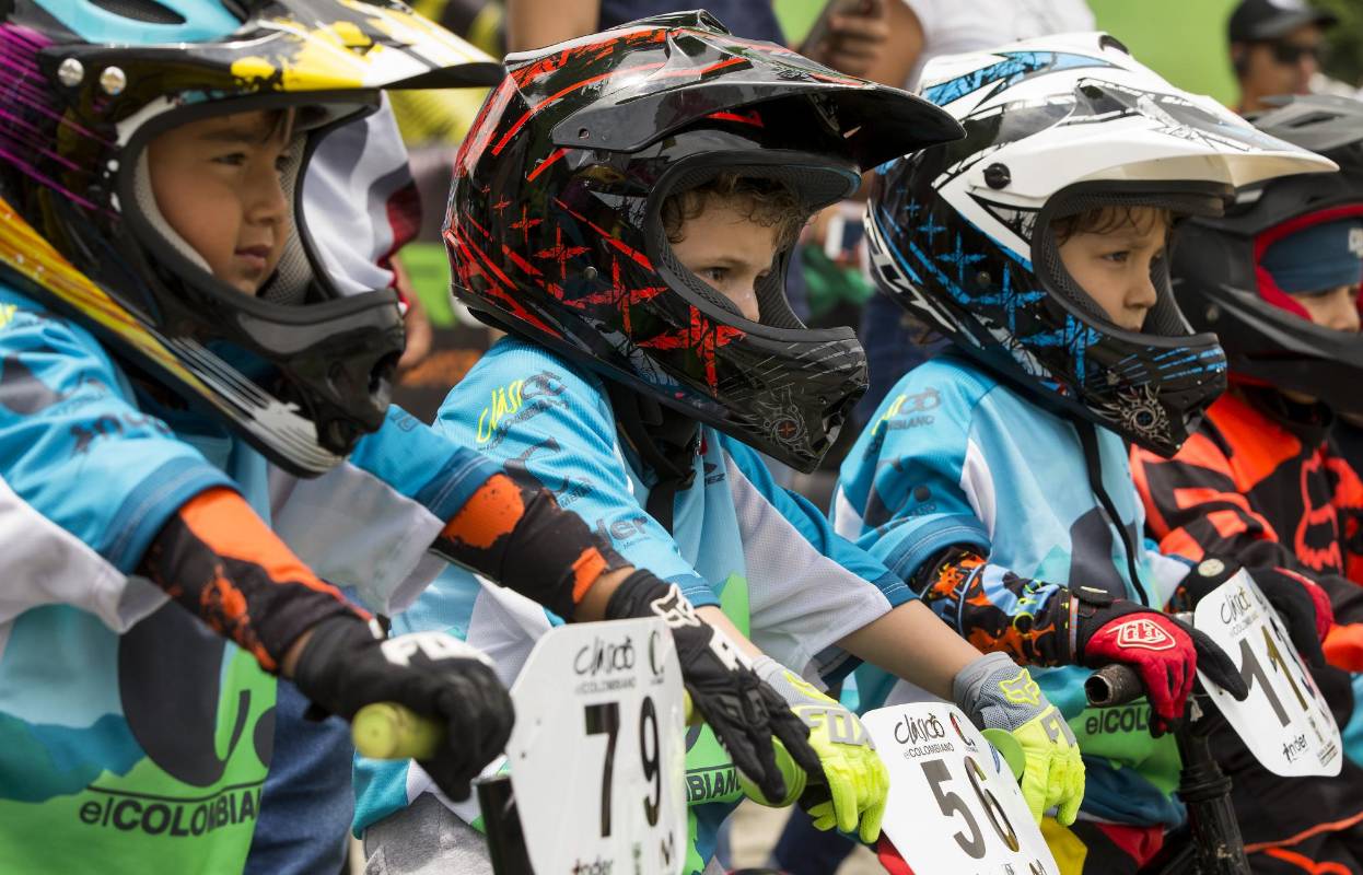 La ternura y la ilusión de los niños se tomó la competencia de push bike del Clásico EL COLOMBIANO. Todos encantaron con su risa y alegría al público asistente. FOTO JAIME PÉREZ
