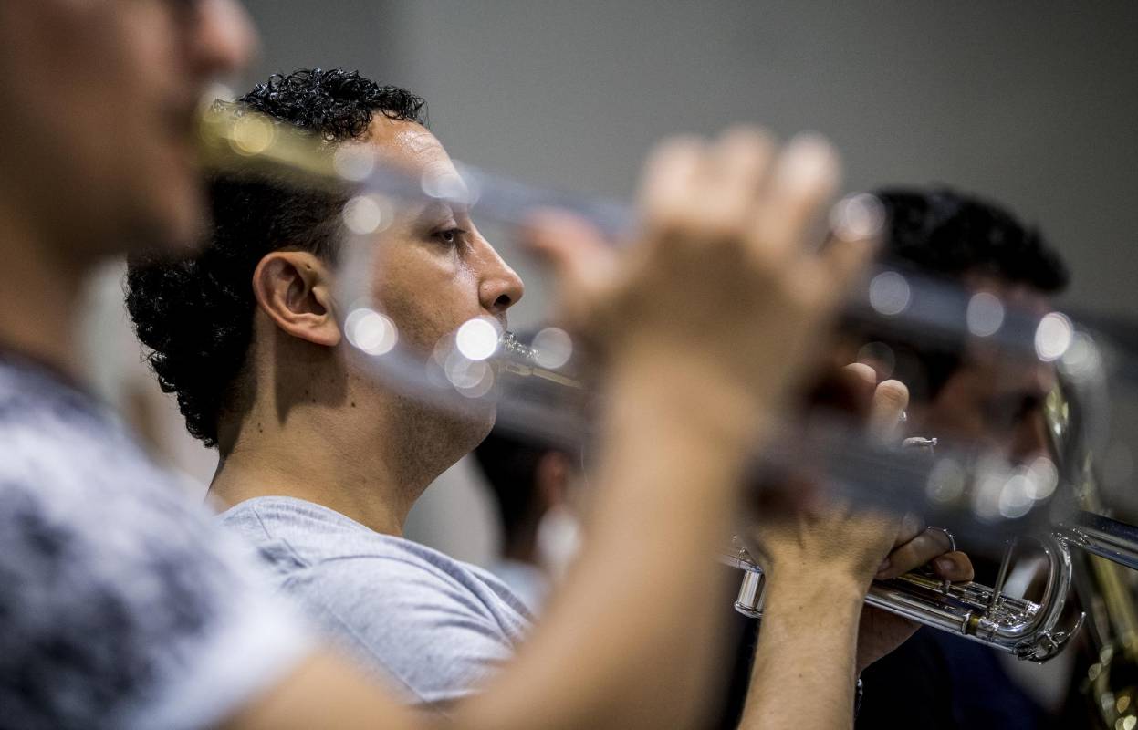 Ensayo de la filarmónica en el centro comercial Oviedo, en Medellín. FOTO JAIME PÉREZ. 