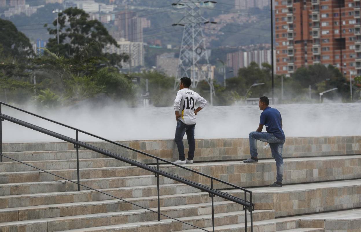 La Alcaldía de Medellín finalizó los trabajos de la etapa 1B (costado oriental) de Parques del Río. Se instalaron los equipos electromecánicos para el funcionamiento del soterrado y se culminó el Parque de Niebla. FOTO MANUEL SALDARRIAGA