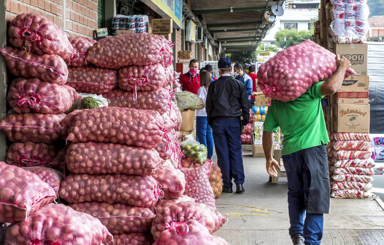 La variedad, los precios y la frescura de los productos son el gran atractivo de la Central Mayorista. Foto Juan Antonio Sánchez