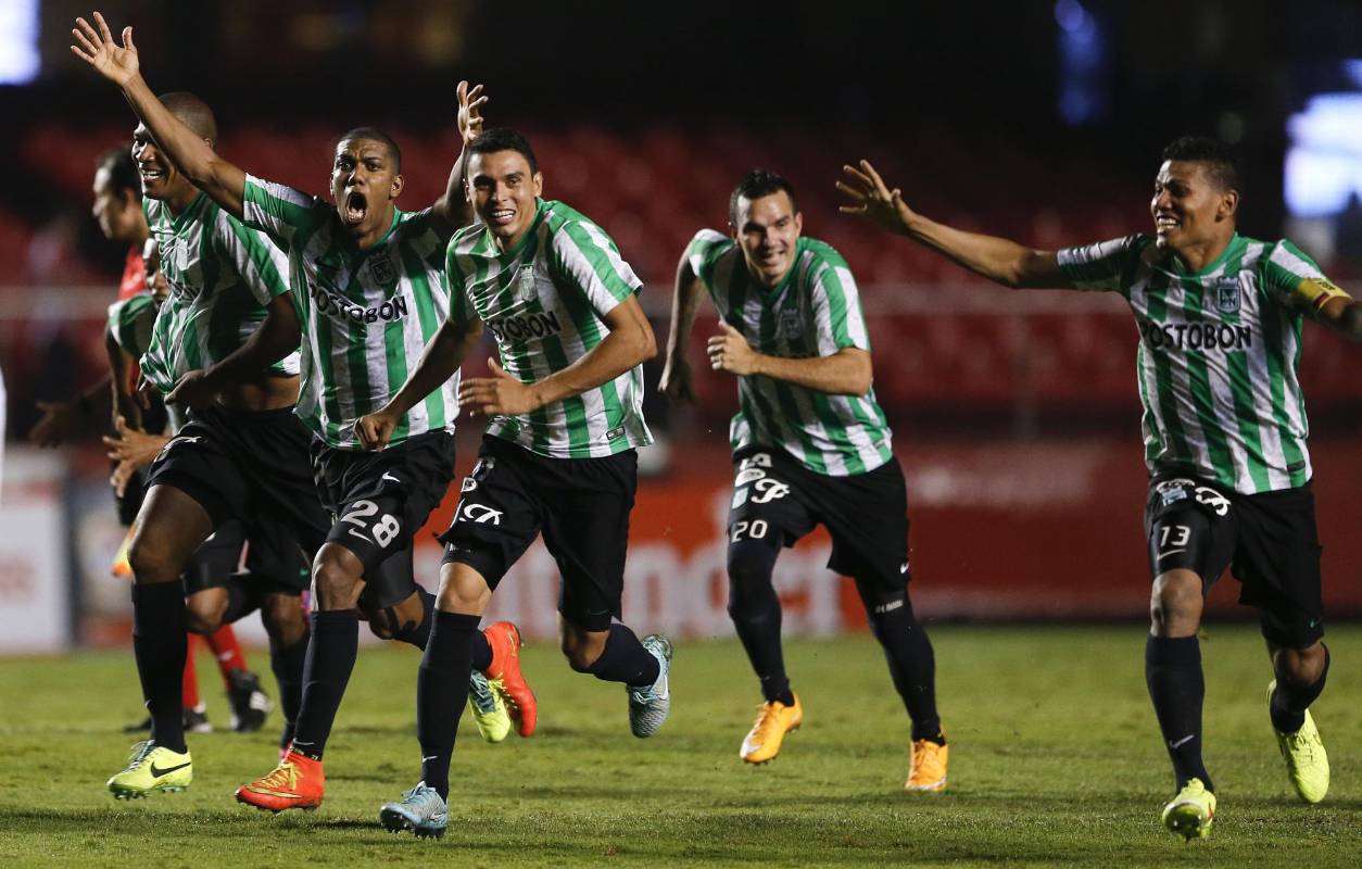 El samario Ruiz fue efectivo y cerró la tanda de penaltis con un 4-1 que le dio la clasificación a Nacional a su segunda final de Copa Suramericana. FOTO AP