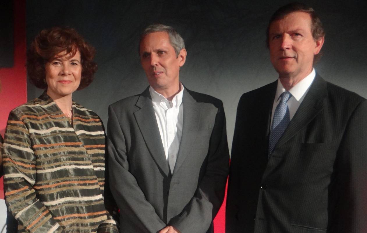 Ana Piedad Jaramillo, directora del Museo de Antioquia; Santiago Londoño, curador del libro, y Juan Luis Mejía, rector de la Universidad Eafit.