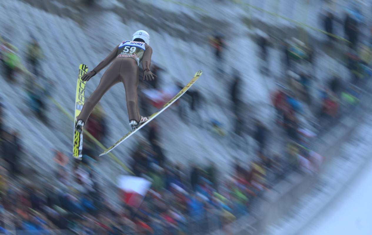 Competencia de salto de esquí en Innsbruck, Austria. FOTO AFP