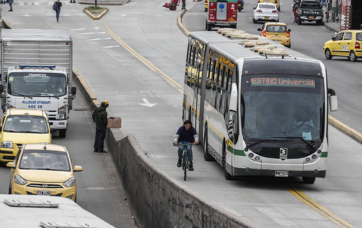 Avenida el Ferrocarril frente al Sena. Foto: Róbinson Sáenz