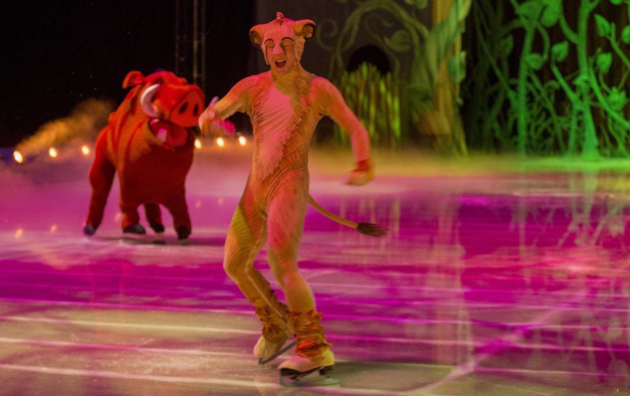 Timón y Pumba, los amigos de Simba en el Rey león son parte de los 50 personajes de Disney que se apreciarán en el evento. 
