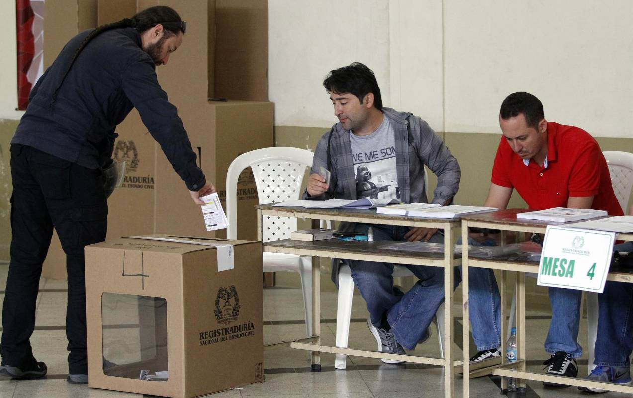 La jornada de consultas internas de los partidos realizada este domingo tuvo poca acogida en Medellín. FOTO JAIME PÉREZ MUNÉVAR