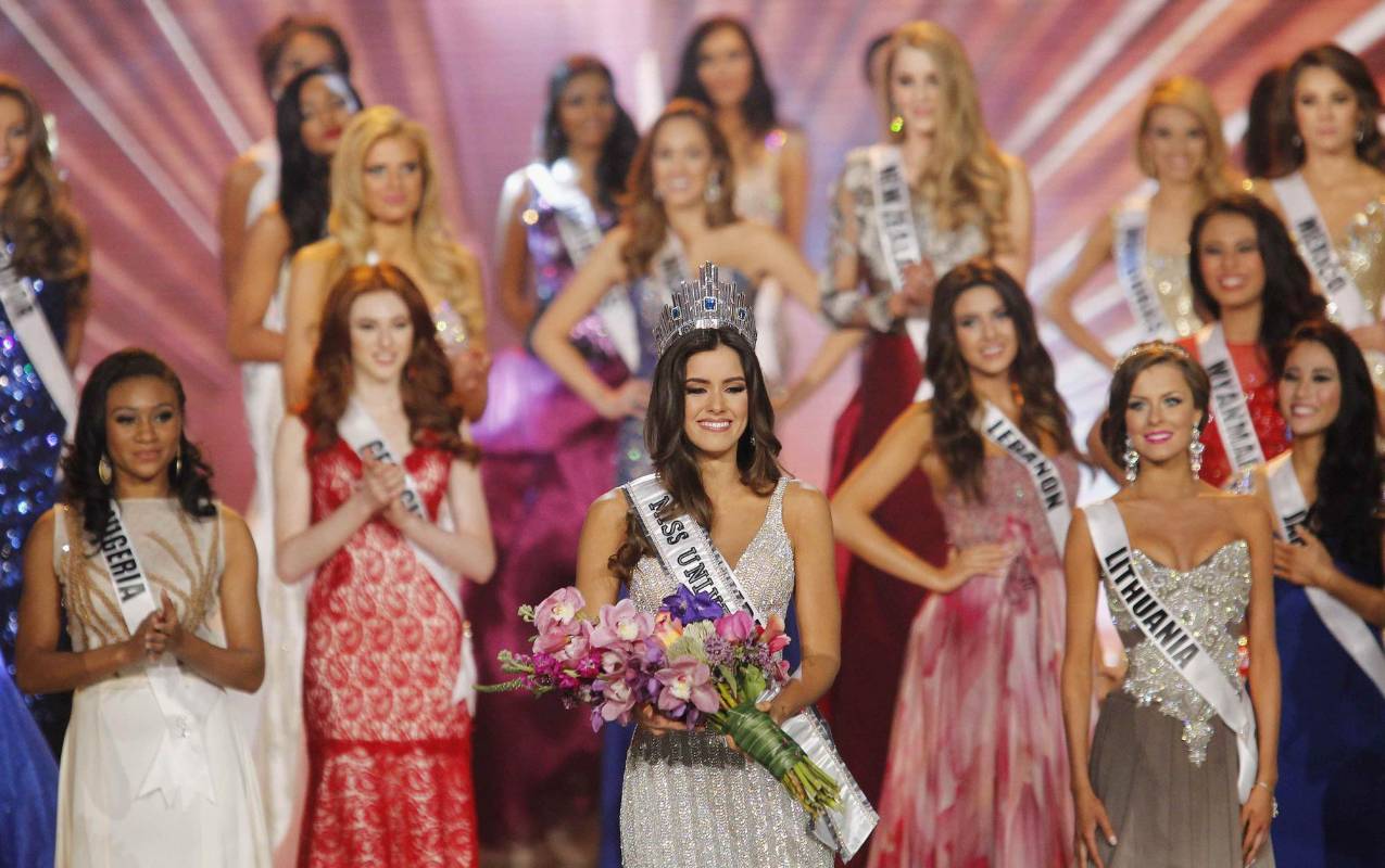 Al final, Paulina Vega se alzó la corona como la mujer más bella del Universo, mientras Estados Unidos fue elegida virreina, Ucrania, primera princesa, Holanda, segunda princesa y Jamaica, tercera princesa.