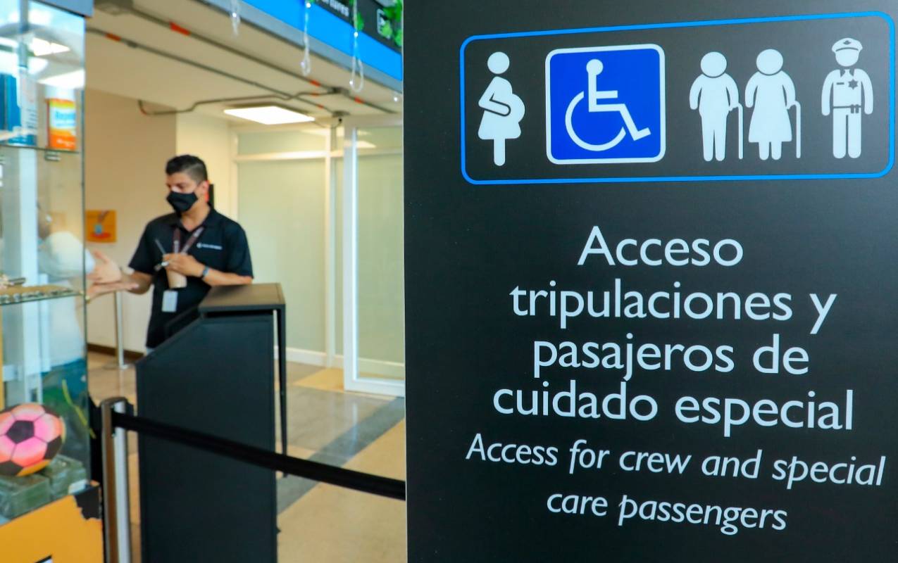 El servio para pasajeros de cuidado especial se garantiza con las mismas exigencias de uso adecuado del tapabocas en todo momento y lugar. FOTO JAIME PÉREZ