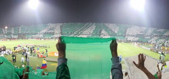Tifo en la salida de Nacional ante Huracán. FOTO JUAN SEBASTIÁN CARVAJAL