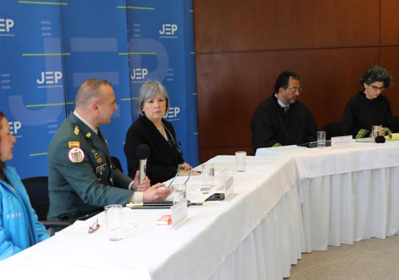 Los militares acudieron a la JEP para entregar su informe sobre lo vivido en cautiverio. FOTO: Cortesía JEP