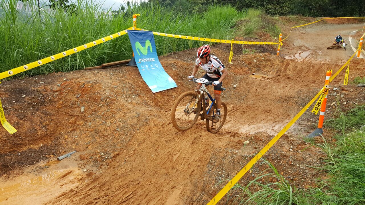 Más de 200 deportistas participaron en la prueba de cross country. FOTO JUAN SEBASTIÁN CARVAJAL