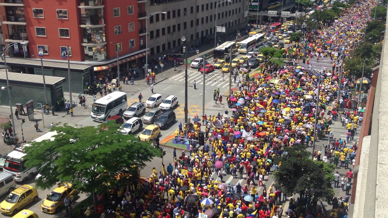 11:29 a.m. La marcha avanzaba. FOTO MARÍA VICTORIA CORREA