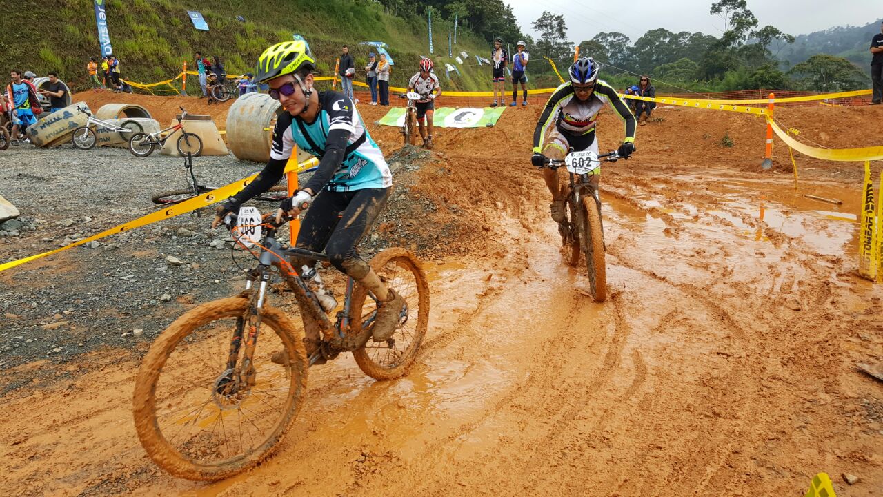 Más de 200 deportistas participaron en la prueba de cross country. FOTO JUAN SEBASTIÁN CARVAJAL