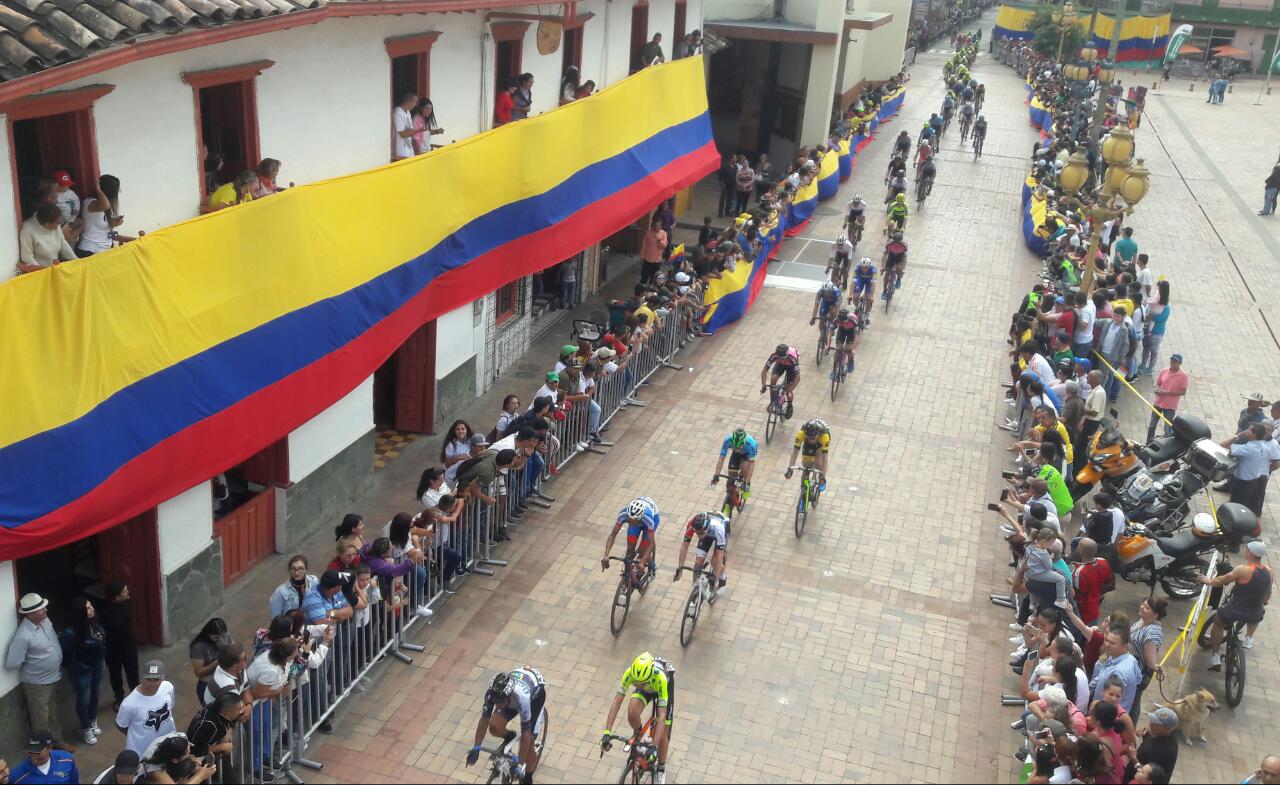 Segunda etapa del Tour Colombia 2.1 en la que participan 28 equipos. FOTOS JUAN ANTONIO SÁNCHEZ, MANUEL SALDARRIAGA Y JUAN DAVID ÚSUGA