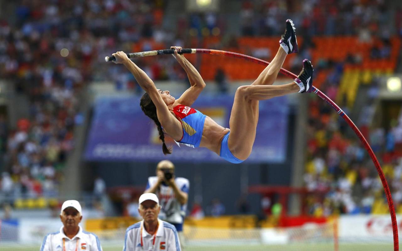 A los 34 años, la rusa Yelena Isinbayeva, doble campeona olímpica de salto con pértiga, anunció su retiro, recién pasados los juegos de Río de Janeiro. FOTO REUTERS